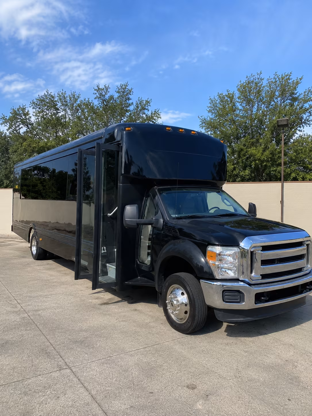 cary 20 passenger party bus